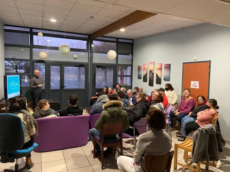 sensibilisation aux réseaux, au Foyer d'hébergemement pour adultes handicapés - Château de Cauneille